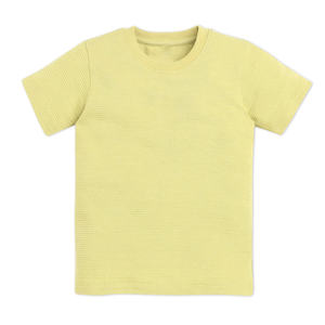 Camiseta sólida de diseño moderno para niños con corte moderno y aspecto clásico adecuada para salidas informales y reuniones familiares - Product Image 6