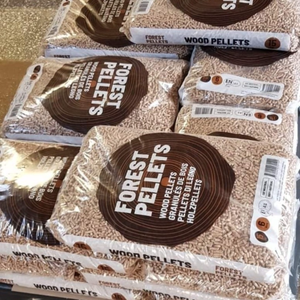 Venta al por Mayor de Fábrica, Precio Económico, Pellets de Madera de Pino y Haya EN Plus-A1 de 6mm/8mm en Bolsas de 15kg - Product Image 1