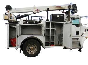 Camión de Servicio Pesado 2024 con Grúa de 10000 lb, Motor Diésel de 250 HP, Camión Utilitario Automático de 6 Velocidades en Buenas Condiciones - Product Image 2