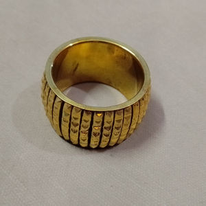 Best Design Multi-Color Resin Napkin Ring Set Multi-Shape Tableware for Home & Restaurant Kitchen New Style Dinnerware - Product Image 3