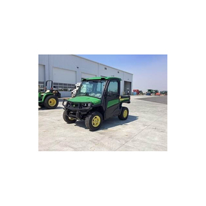 Véhicule utilitaire puissant et compact John Deere Gator XUV 835R fiable pour l'agriculture, l'élevage, le transport en plein air - Product Image 2