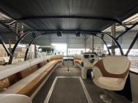 Bateau de patrouille à console centrale en aluminium, design sportif à pont incliné, 21 à 23 pieds, moteur hors-bord de 100 CV, contrôle tactile pour la pêche
