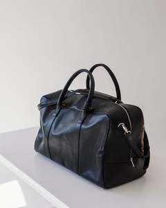 Sac de voyage pour homme en cuir, tendance, élégant, grande capacité, couleur noire, fait à la main, sac de sport en cuir, prix compétitif - Product Image 1