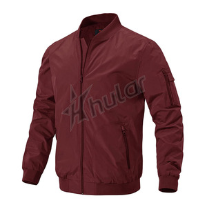 Chaqueta Bomber de satén amarilla informal personalizada para hombre para Otoño Invierno de nailon con cierre de cremallera y logotipo bordado - Product Image 4