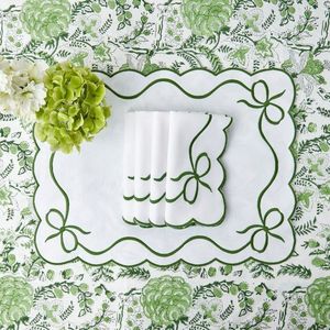 Exquisitos manteles individuales de lino bordados diseñados para recepciones de bodas baby showers y ocasiones de comedor en casa de lujo - Product Image 2