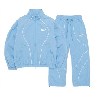 Ensemble de survêtement vintage streetwear pour homme : veste de sport imperméable et pantalon de jogging ample, coupe-vent en nylon personnalisable - Product Image 1