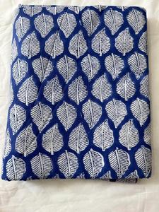 Tissu de robe d'été indienne fait à la main en pur coton avec impression de blocs à la main pour les designers coureurs artisans - Product Image 4