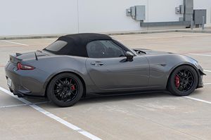 Mazda MX-5 Miata Club 2019 Usado en Excelentes Condiciones - Product Image 1