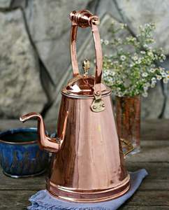 Hervidor de cobre decorativo con atractivo artesanal y acabado liso perfecto para exhibir en estanterías abiertas o uso en encimeras - Product Image 3