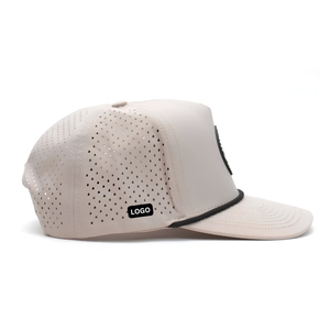 Gorra de Golf Transpirable e Impermeable de 5 Paneles con Cierre a Presión, Logotipo Personalizado en PVC y Orificios Cortados con Láser - Product Image 4