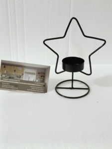 Portavelas de diseño de estrella Portavelas de estilo moderno con candelabro de decoración navideña de diseño moderno a la venta - Product Image 2
