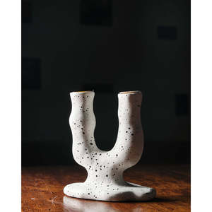 Portavelas de cerámica Ophelia con 2 brazos - Product Image 2