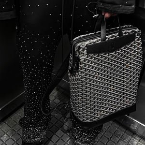 Sudadera Deportiva Streetwear Personalizada de Sportish Impex, 500GSM, Felpa Francesa, con Pedrería de Diamantes, Cierre Completo, Corte Cuadrado y Recortado para Hombre - Product Image 4