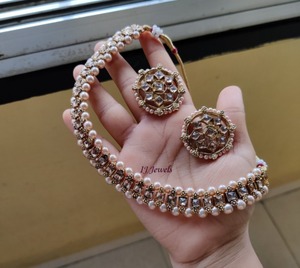 Ensemble de collier ras du cou en perles Kundan traditionnelles de qualité supérieure avec boucles d'oreilles à clous, bijoux de mariée indiens - Product Image 1