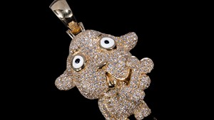 Collar con Colgante de Diamantes Hecho a Mano en Alta Demanda |   Brillo de Lujo, Acabado de Calidad, Joyería Atemporal para Mujer y Ocasiones de Regalo - Product Image 2