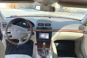 Mercedes-Benz E 500 4MATIC Wagon d'occasion 2005 en excellent état, prêt à être expédié - Product Image 2