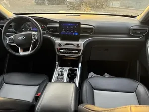 ฟอร์ด เอ็กซ์พลอเรอร์ XLT ปี 2023 มือสอง สภาพดีเยี่ยม - Product Image 2