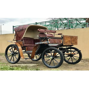 Carruaje de caballos negro de Estilo Vintage Carruaje de caballos de estilo francés a la venta Carruaje de caballos victoriano negro Barouche elegante - Product Image 6