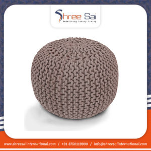 Offre spéciale exclusive sur les poufs tricotés à la main en pur coton de forme ronde du fournisseur indien - Product Image 3