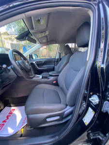 Toyota RAV4 LE 2023 Usado en Excelentes Condiciones - Product Image 4