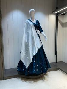 Trendmalls mujer arte seda bordado A-Line Lehenga Choli con Dupatta cintura Natural lentejuelas trabajo para invierno - Product Image 3