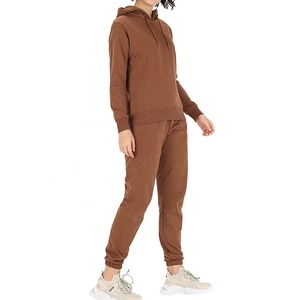 Ensemble de survêtement marron ajusté pour femme, personnalisable avec logo, le plus vendu pour la saison hivernale – Meilleur prix - Product Image 4