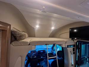 รถบ้านมอเตอร์โฮม Tiffin Wayfarer 25QW รุ่นปี 2020 Sprinter 3500XD วิ่งมาแล้วประมาณ 5,100 ไมล์ เครื่องยนต์เทอร์โบดีเซล V6 - Product Image 6