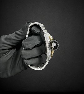 นาฬิกาข้อมือสแตนเลสสตีลประดับเพชรโมอิสซาไนต์ VVS แบบ Iced Out Bust Down สำหรับผู้ชายและผู้หญิง สไตล์ฮิปฮอป - Product Image 2