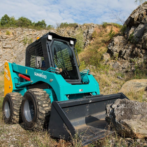 Minicargadora SWTL4538 de la mejor calidad, motor Cummins, tracción en las 4 ruedas, momento de carga alto para uso en agricultura y construcción - Product Image 3