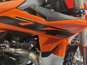 รถมอเตอร์ไซค์วิบาก KTM 450 SXF รุ่นใหม่ ปี 2025/2026 สำหรับงานอุตสาหกรรม  450 ซีซี 4 จังหวะ สำหรับแข่งออฟโรดและเอนดูโร  ขายส่งและส่งออกโดยตรงจากโรงงาน (OEM) - Product Image 6