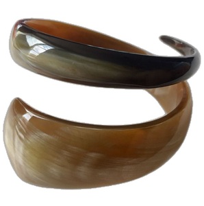 Brazaletes de Cuerno Natural Ecológicos y Sostenibles, Joyería Étnica Artesanal para Mujer, Duradera, Venta al por Mayor para Exportación - Product Image 3