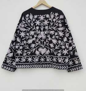 Kimono bordado Suzani de estilo bohemio ecológico transpirable de algodón de tamaño libre con frente abierto para mujer, chaqueta de primavera/invierno hecha a mano - Product Image 6