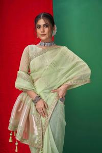 El último diseñador Soft Organza Zari Weaving Border Saree de Fab Zone - Product Image 2