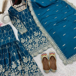 Dernier Designer Pure Heavy Chinon Soie Broderie Séquence Travail Sharara Suit Par FabZone - Product Image 1