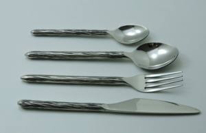 Ensemble de couverts en acier inoxydable poli or PVD de qualité supérieure, manches en résine, réutilisables, écologiques, vaisselle de fête, cuillère - Product Image 4