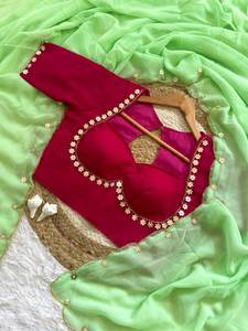 Sari en faux georgette de qualité supérieure pour tous les jours, les fêtes, le bureau et les occasions ethniques décontractées, disponible à la vente - Product Image 5