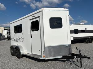Remorque de transport de bétail à double essieu pour 2 chevaux avec portes latérales et fenêtres - Product Image 2