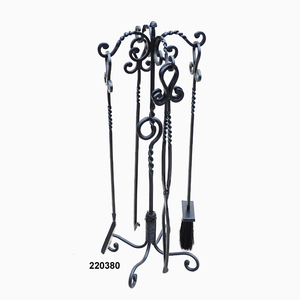 Fire Beauty ชุดเครื่องมือเตาผิง4ชิ้นสำหรับงานหนักชุดไฟโลหะสีดำพร้อมโป๊กเกอร์พลั่วแหนบขาตั้งสำหรับในร่มและกลางแจ้ง - Product Image 6