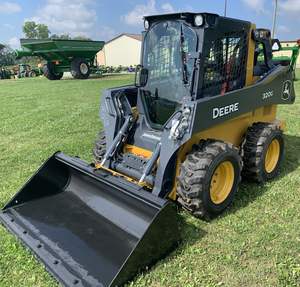 Cargadora compacta John Deere 320E, equipo de construcción de alta resistencia, cargadora frontal, máquina de alto rendimiento, precio económico. - Product Image 1