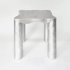 Mesa Auxiliar de Aluminio de Cuatro Patas Estilo Art Deco, Muebles para Oficina en Casa, 100% Hecho a Mano, Mesa Auxiliar de Forma Irregular - Product Image 2