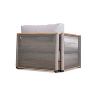 Fauteuil lounge Tora une place, structure en teck massif avec tissu extérieur en teck et en tissu olefin.