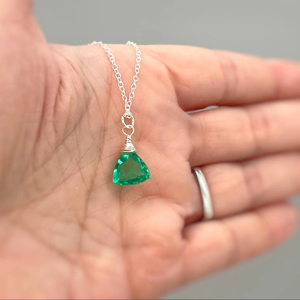 Collier en argent sterling 925 massif fait main avec pierres précieuses vertes émeraude, magnifique bijou en quartz vert, cadeau pour la mariée - Product Image 1