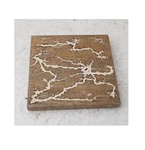 Dessous de verre en bois et en résine de fabrication unique pour les cadeaux, les ustensiles de cuisine et la décoration intérieure - Product Image 1
