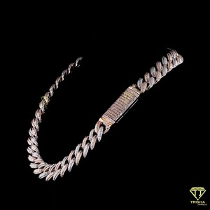 Les plus vendus en argent sterling avec chaîne en moissanite Diamant scintillant Alternative pour un usage quotidien disponible au meilleur prix - Product Image 3