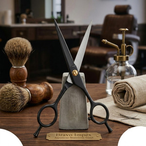 Ciseaux de barbier ergonomiques, lame incurvée en acier inoxydable, pour droitiers, ciseaux de coupe de cheveux professionnels, salon, zéro friction - Product Image 1