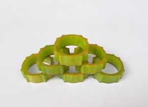 Rond de serviette en résine support de nappe de table à manger de mariage avec motif à rayures pour la fête - Product Image 3