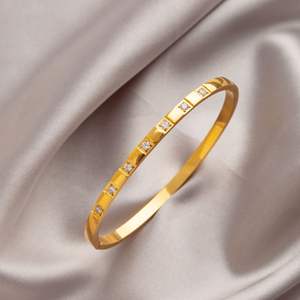 Brazalete Minimalista de Acero Inoxidable Chapado en Oro de 18K con Geometría de Diamante Brillante y Circonita, Tendencia 2026 - Product Image 2