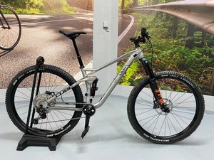 Meilleures ventes Original 2024-2025 Vélo de montagne électrique de course Stereo ONE22 toutes couleurs et tailles de cadre Prêt à être expédié dans le monde entier - Product Image 4