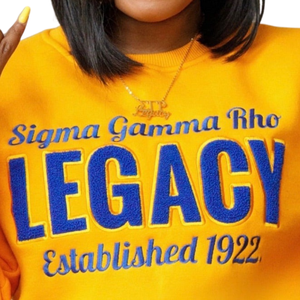 SGRho Legacy Chenille Sudadera Suave Premium Algodón Cuello redondo Bordado Sigma Gamma Rho Greek Sorority Moda para mujer - Product Image 2