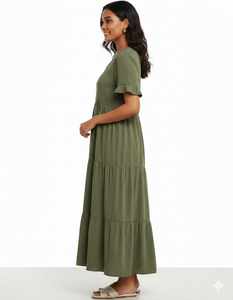 Robe midi à volants en crêpe doux de qualité supérieure pour femmes Unity Luxure avec col en V - Product Image 2